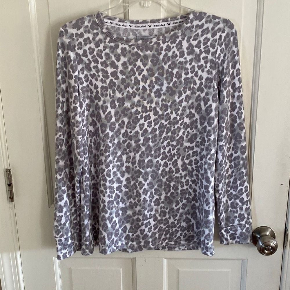 White Mark animal print knit top size S